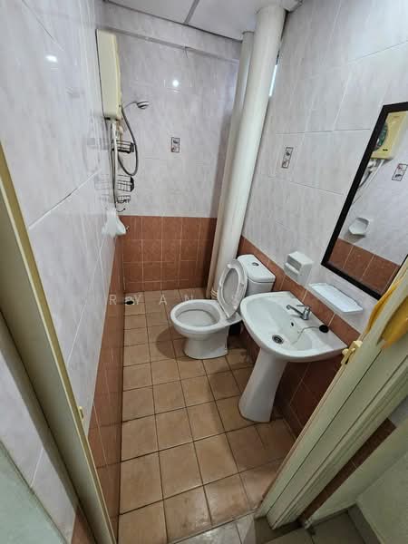 Apartment for Rent at University Place (Plaza Ivory) - Ryan Sim - Bathroom - PropertyGuru.com.my