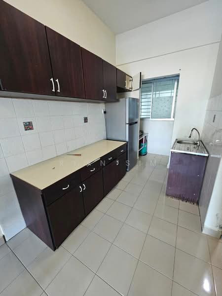 Apartment for Rent at University Place (Plaza Ivory) - Ryan Sim - Kitchen - PropertyGuru.com.my