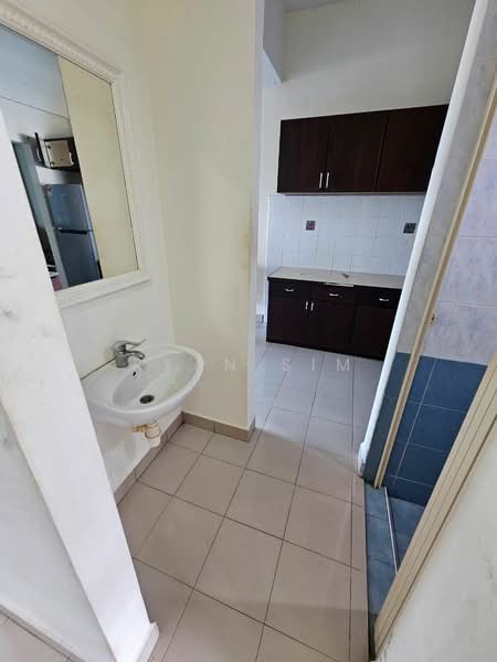 Apartment for Rent at University Place (Plaza Ivory) - Ryan Sim - Kitchen - PropertyGuru.com.my