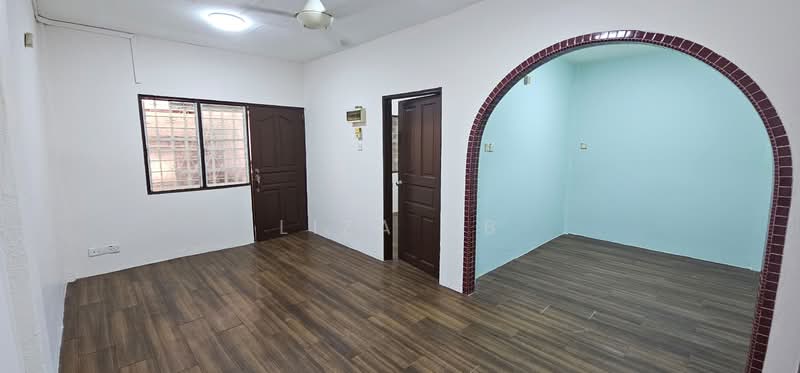 Rumah Flat untuk Dijual di Taman Desaria - Liza AB - Living Room - PropertyGuru.com.my