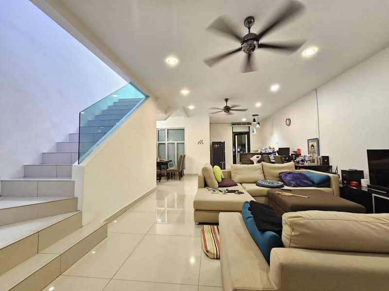 2-storey Terraced House for Sale in Taman Lestari Putra (Seri Kembangan) - Jason Tan - Living Room - PropertyGuru.com.my