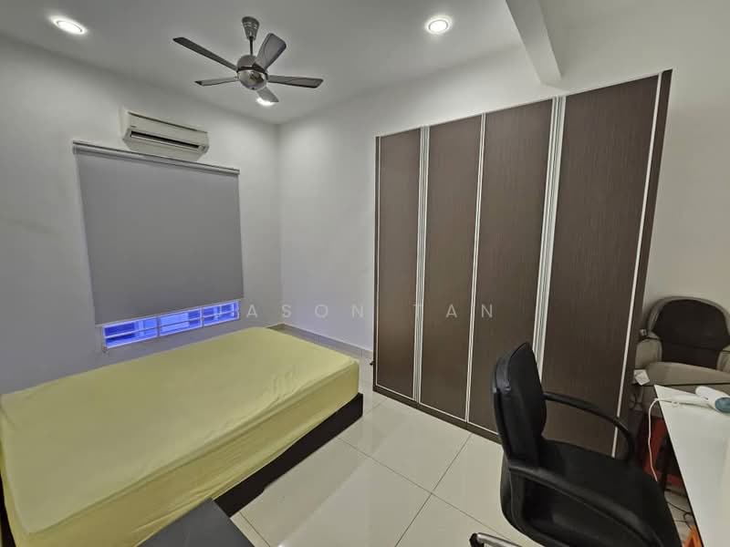 2-storey Terraced House for Sale in Taman Lestari Putra (Seri Kembangan) - Jason Tan - Bedroom - PropertyGuru.com.my