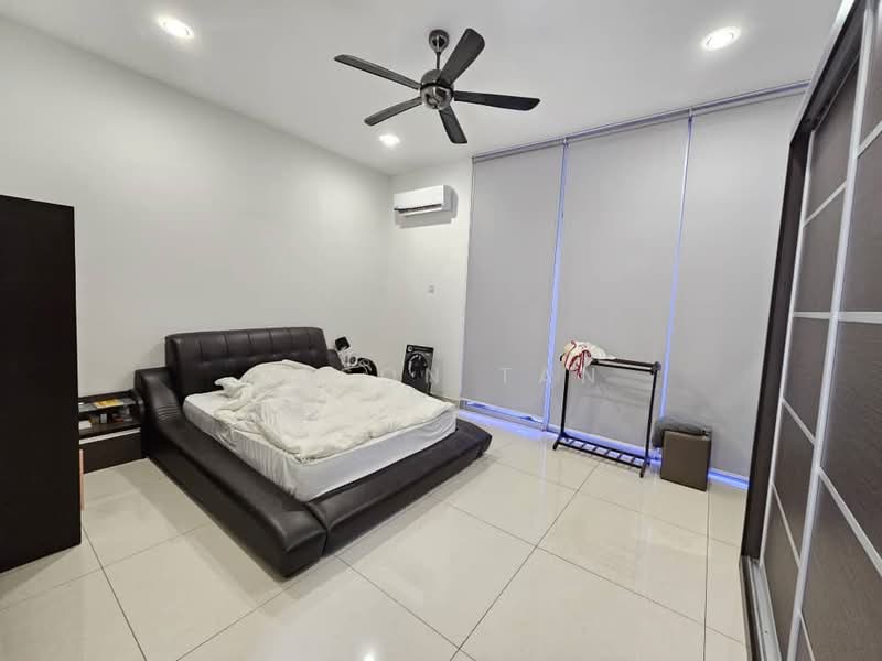 2-storey Terraced House for Sale in Taman Lestari Putra (Seri Kembangan) - Jason Tan - Bedroom - PropertyGuru.com.my