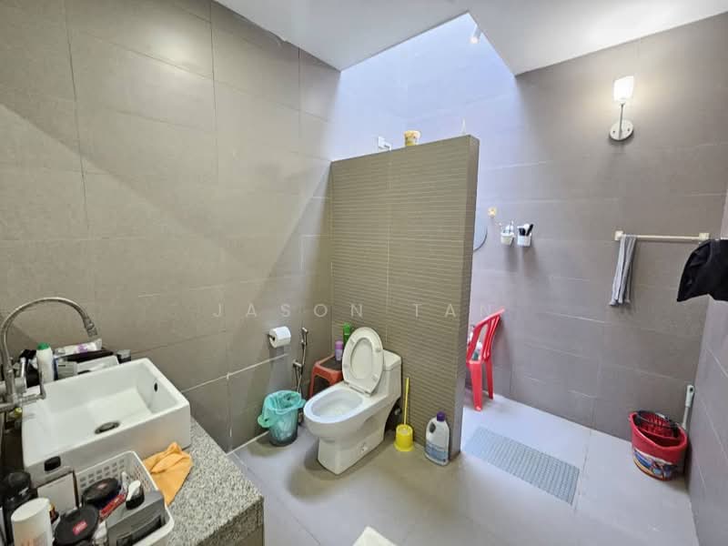 2-storey Terraced House for Sale in Taman Lestari Putra (Seri Kembangan) - Jason Tan - Bathroom - PropertyGuru.com.my