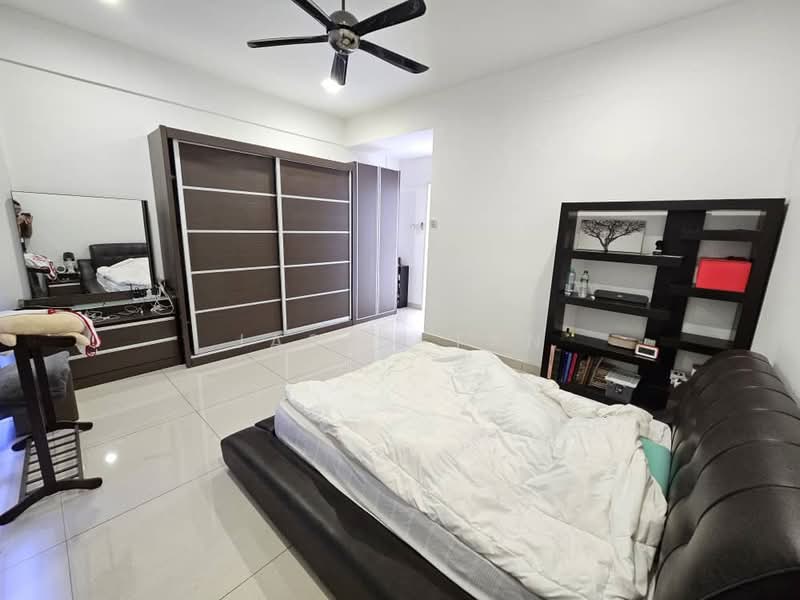 2-storey Terraced House for Sale in Taman Lestari Putra (Seri Kembangan) - Jason Tan - Bedroom - PropertyGuru.com.my