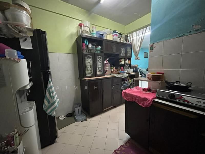 Flat for Sale at Flat PKNS Section 7 - Zaimah Zamri - Kitchen - PropertyGuru.com.my