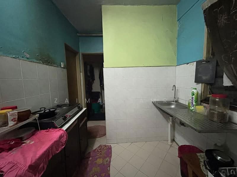 Flat for Sale at Flat PKNS Section 7 - Zaimah Zamri - Kitchen - PropertyGuru.com.my