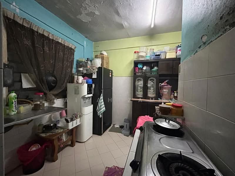 Flat for Sale at Flat PKNS Section 7 - Zaimah Zamri - Kitchen - PropertyGuru.com.my