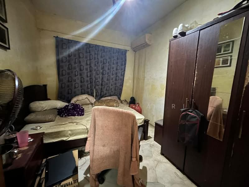 Flat for Sale at Flat PKNS Section 7 - Zaimah Zamri - Bedroom - PropertyGuru.com.my