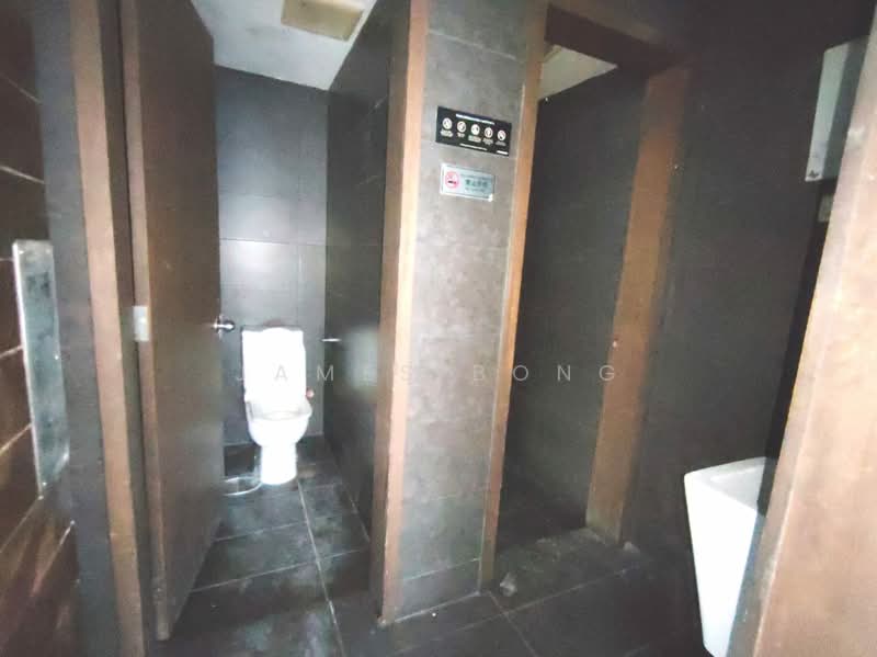 Office for Rent in Taman Molek (Johor Bahru) - James Bong - Bathroom - PropertyGuru.com.my