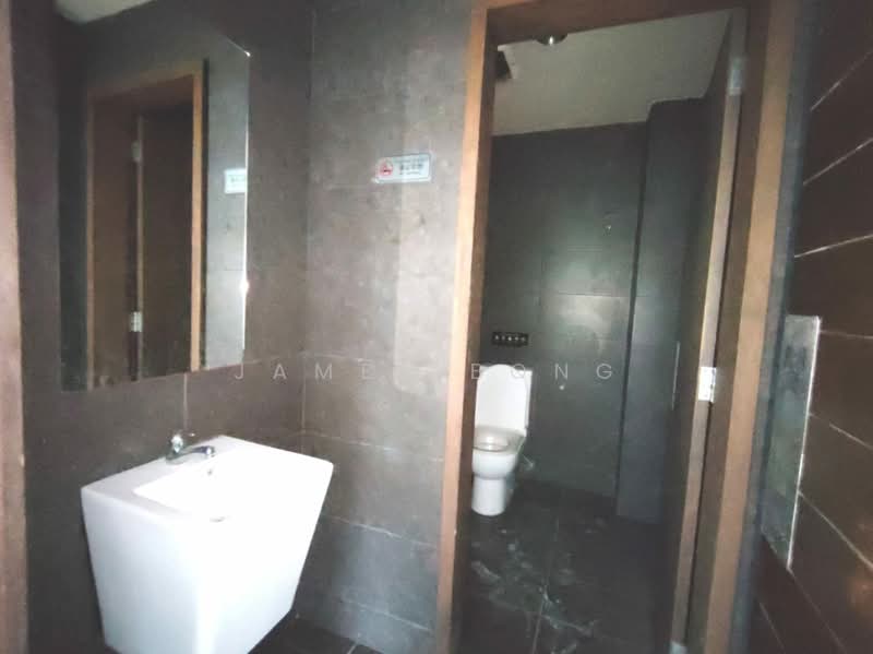 Office for Rent in Taman Molek (Johor Bahru) - James Bong - Bathroom - PropertyGuru.com.my