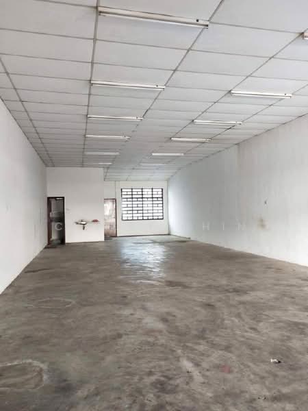 Shop / Office for Sale in Taman Bestari Indah (Ulu Tiram) - Calley Chin - Interior - PropertyGuru.com.my