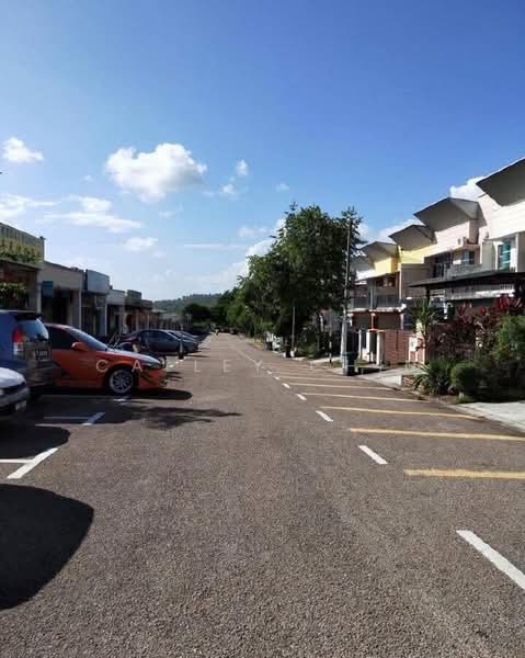 Shop / Office for Sale in Taman Bestari Indah (Ulu Tiram) - Calley Chin - Exterior - PropertyGuru.com.my