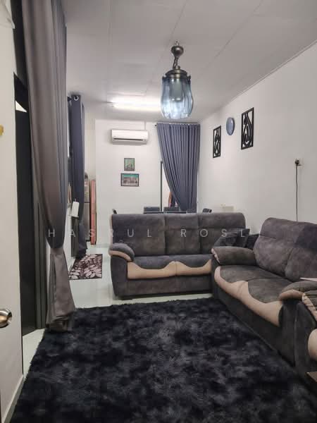 Rumah Teres 1 Tingkat untuk Dijual di Taman Lembah Jerai (Gurun) - Hasrul Rosli - Living Room - PropertyGuru.com.my