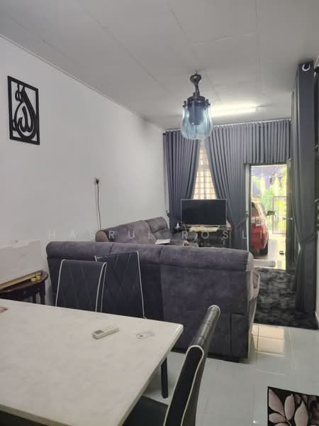Rumah Teres 1 Tingkat untuk Dijual di Taman Lembah Jerai (Gurun) - Hasrul Rosli - Living Room - PropertyGuru.com.my