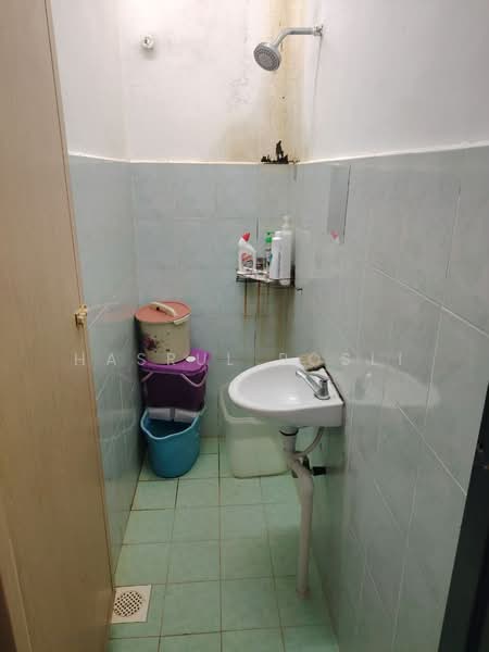 Rumah Teres 1 Tingkat untuk Dijual di Taman Lembah Jerai (Gurun) - Hasrul Rosli - Bathroom - PropertyGuru.com.my
