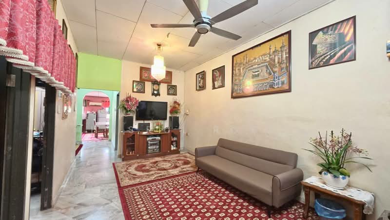 Rumah Berkembar untuk Dijual di Pendang (Kedah) - Hasrul Rosli - Living Room - PropertyGuru.com.my