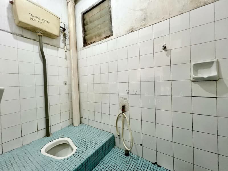 Terraced House for Sale in Taman Cuepacs (Cheras) - Muhammad Ridhwan Mohd Huzairi - Bathroom - PropertyGuru.com.my