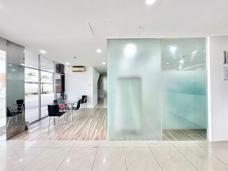 Kilang untuk Dijual di Taman Perindustrian Tropika (Ulu Tiram) - Caryn Ter - Lobby - PropertyGuru.com.my