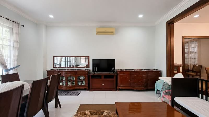 Semi-Detached House for Sale in Bandar Nusa Rhu (Shah Alam) - Zaidah Ahmad - Living Room - PropertyGuru.com.my
