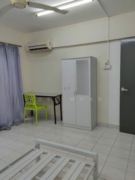 Pangsapuri untuk Dijual di Plaza 393 - Rose Wong - Bedroom - PropertyGuru.com.my