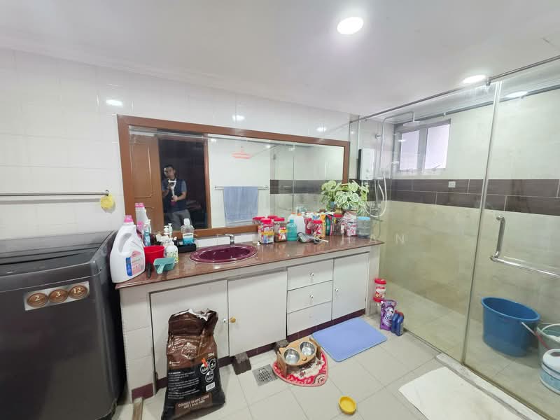 Kondominium untuk Dijual di Kemuncak Shah Alam - Joseph Chan - Bathroom - PropertyGuru.com.my