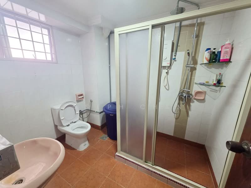 Kondominium untuk Dijual di Kemuncak Shah Alam - Joseph Chan - Bathroom - PropertyGuru.com.my