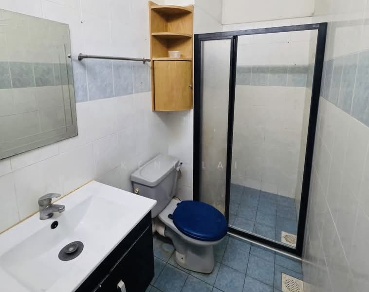 Townhouse for Sale in Kampung Sungai Nibong (Bayan Lepas) - Kent Lai - Bathroom - PropertyGuru.com.my