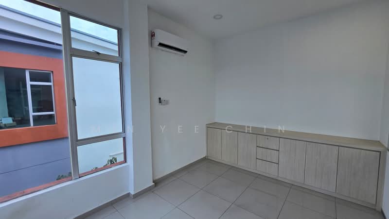 Warehouse for Sale in Taman Angkasa Nuri (Durian Tunggal) - Min Yee Chin - PropertyGuru.com.my