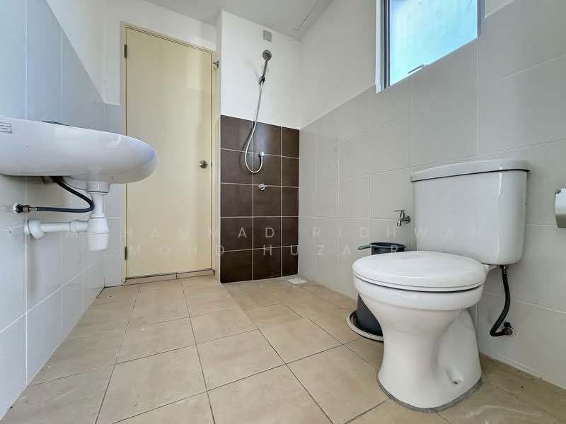 Rumah Teres 2 Tingkat untuk Dijual di Iringan Bayu (Seremban) - Muhammad Ridhwan Mohd Huzairi - Bathroom - PropertyGuru.com.my