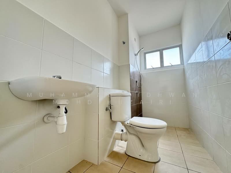 Rumah Teres 2 Tingkat untuk Dijual di Iringan Bayu (Seremban) - Muhammad Ridhwan Mohd Huzairi - Bathroom - PropertyGuru.com.my