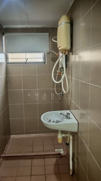Pangsapuri untuk Disewa di Pangsapuri Saraka - Amanda Lock - Bathroom - PropertyGuru.com.my