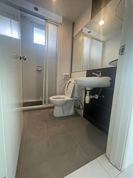 Condominium for Sale at Summer Place - Li Fang - Bathroom - PropertyGuru.com.my