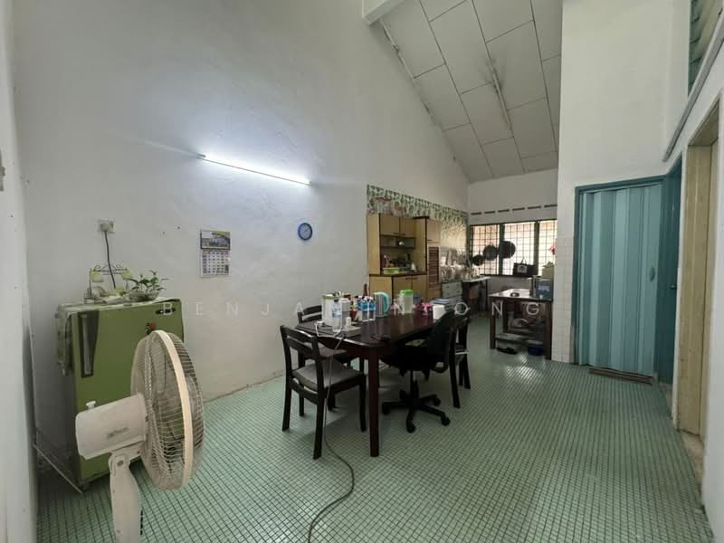 Rumah Teres untuk Dijual di Taman Perling (Perling) - Benjamin Ong - Dining Room - PropertyGuru.com.my