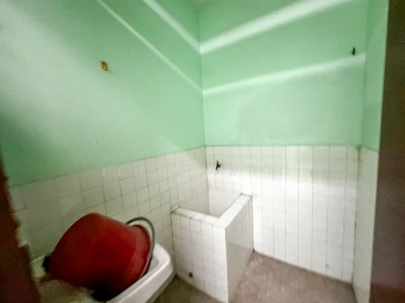 1-storey Terraced House for Sale in Taman Sungai Jelok (Kajang) - Ilman Nahri - Bathroom - PropertyGuru.com.my