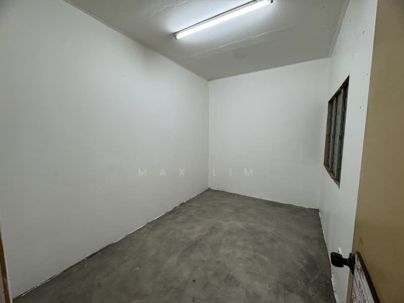 Rumah Flat untuk Dijual di Flat PKNS Section 7 - Max Lim - Interior - PropertyGuru.com.my
