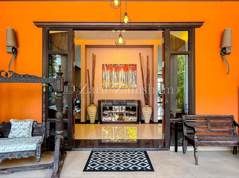 Bungalow for Sale in Shah Alam (Selangor) - Priscilla Tan - Entrance - PropertyGuru.com.my