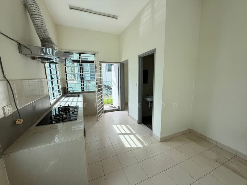 2-storey Terraced House for Sale in Saujana Rawang (Rawang) - Evelyn Khoo - Kitchen - PropertyGuru.com.my