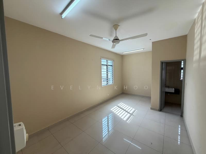 2-storey Terraced House for Sale in Saujana Rawang (Rawang) - Evelyn Khoo - Room - PropertyGuru.com.my