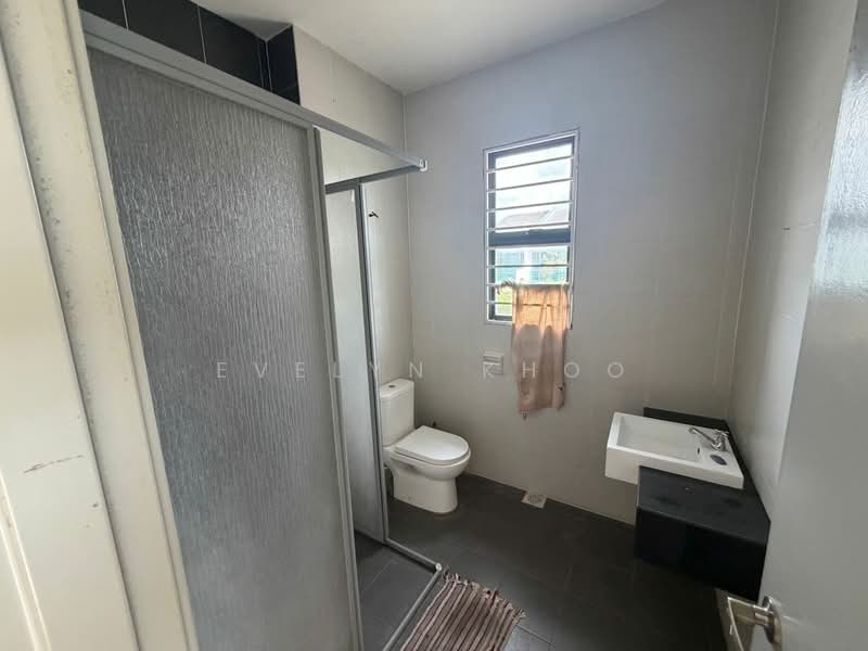2-storey Terraced House for Sale in Saujana Rawang (Rawang) - Evelyn Khoo - Bathroom - PropertyGuru.com.my