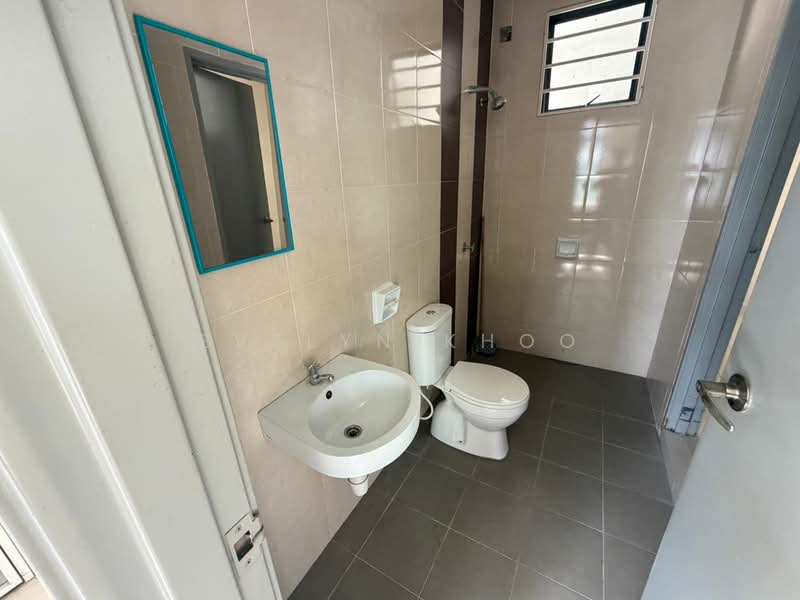 2-storey Terraced House for Sale in Saujana Rawang (Rawang) - Evelyn Khoo - Bathroom - PropertyGuru.com.my