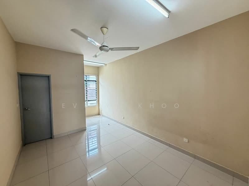 2-storey Terraced House for Sale in Saujana Rawang (Rawang) - Evelyn Khoo - Room - PropertyGuru.com.my