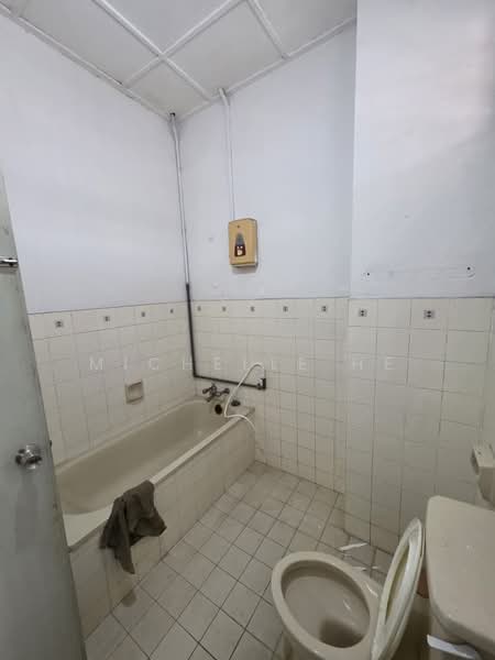 2-storey Terraced House for Sale in Bandar Baru Permas Jaya (Permas Jaya) - Michelle He - Bathroom - PropertyGuru.com.my
