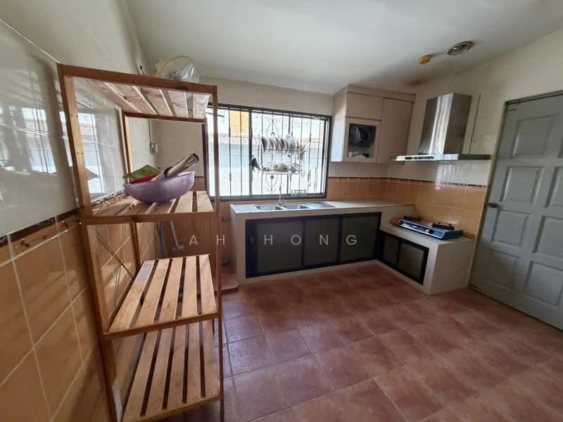 1-storey Terraced House for Rent in Taman Pelangi (Johor Bahru) - Ah Hong - PropertyGuru.com.my