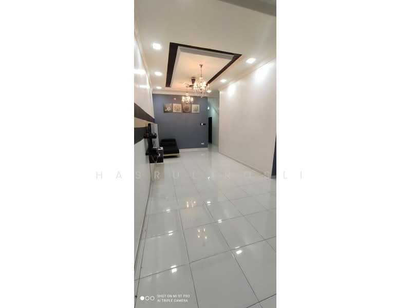 Rumah Teres 1 Tingkat untuk Dijual di Taman Pinggiran Bertam (Kepala Batas) - Hasrul Rosli - Living Room - PropertyGuru.com.my
