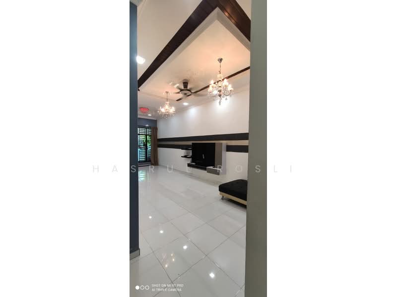 Rumah Teres 1 Tingkat untuk Dijual di Taman Pinggiran Bertam (Kepala Batas) - Hasrul Rosli - Living Room - PropertyGuru.com.my