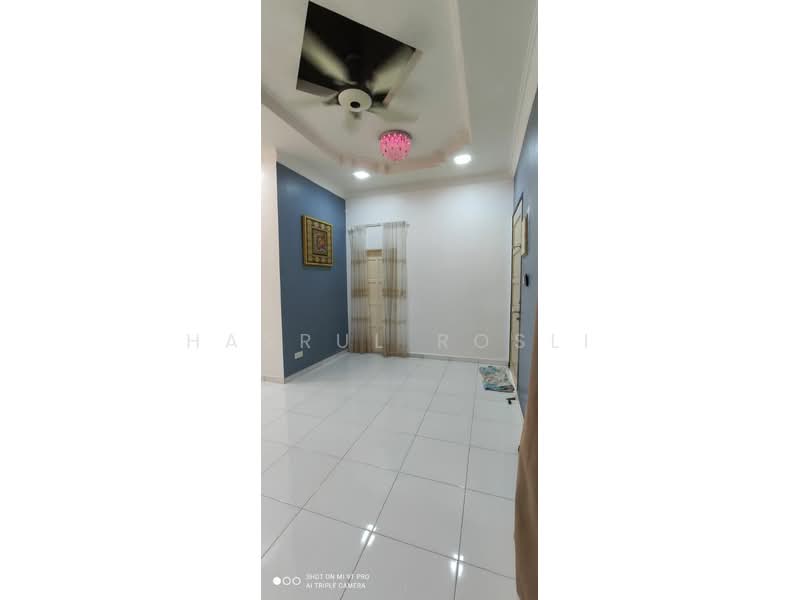 Rumah Teres 1 Tingkat untuk Dijual di Taman Pinggiran Bertam (Kepala Batas) - Hasrul Rosli - Living Room - PropertyGuru.com.my