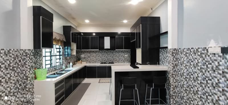 Rumah Teres 1 Tingkat untuk Dijual di Taman Pinggiran Bertam (Kepala Batas) - Hasrul Rosli - Kitchen - PropertyGuru.com.my