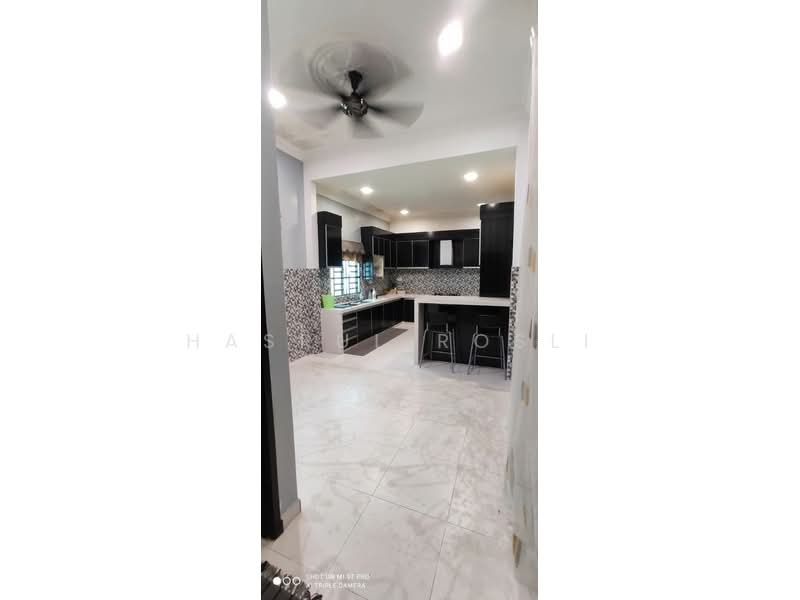 Rumah Teres 1 Tingkat untuk Dijual di Taman Pinggiran Bertam (Kepala Batas) - Hasrul Rosli - Kitchen - PropertyGuru.com.my