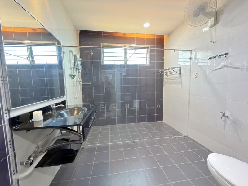 Semi-Detached House for Sale in Taman Kluang Setia (Kluang) - Gipson Lay - PropertyGuru.com.my